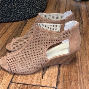 Tan suede Morgan Taylor wedge size 7.5